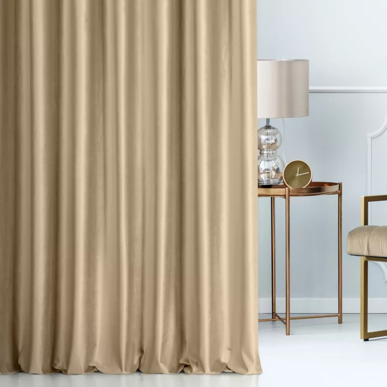 Zasłona szyta na taśmie 5 cm beżowa z miękkiej tkaniny welwetowej