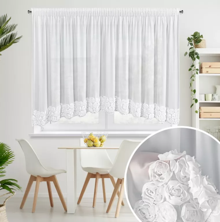 Firana biała z szyfonu zdobiona łukiem 3D róż 400x160 cm taśma - ROSES - Eva Minge
