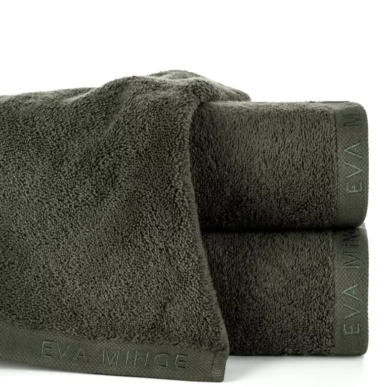 Ręcznik kąpielowy 50x90 cm bawełniany kolor ciemnooliwkowy z haftowanym logiem Eva Minge 550 g/m2 VENUS
