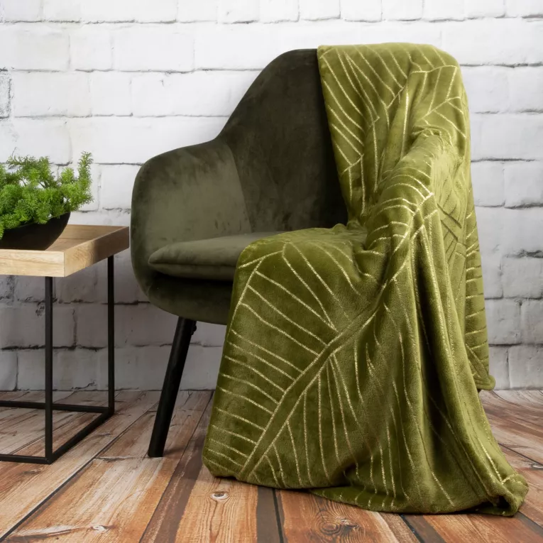 Koc 150x200 cm oliwkowy ze złotym nadrukiem z motywem liści bananowca LUNA