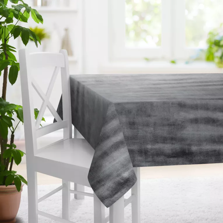 Obrus szyty SAFARI grafitowy z miękkiej welwetowej tkaniny w wytłaczany drobny wzór