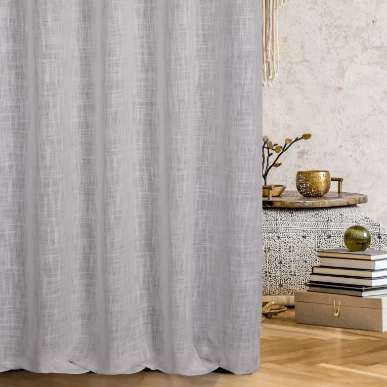 Zasłona szyta na taśmie 5 cm biała o naturalnym, luźnym splocie w stylu eko