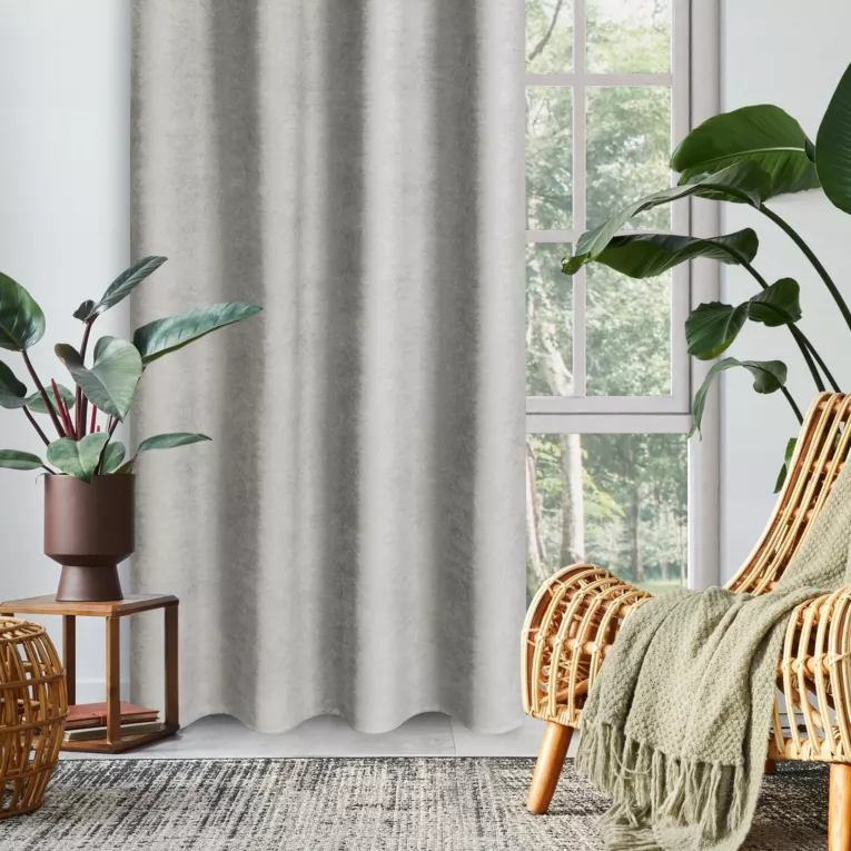 Zasłona ciemnosrebrna z tkaniny welurowej 200x240 cm przelotka - Dora