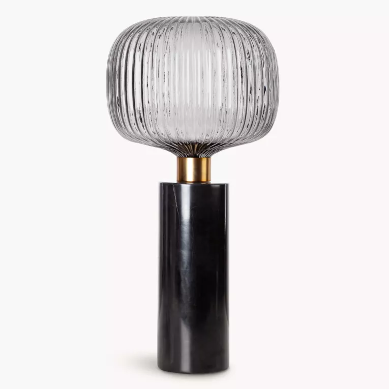 Lampa stołowa do salonu czarno, grafitowa LUKA o marmurowej podstawie i szklanym tłoczonym kloszem