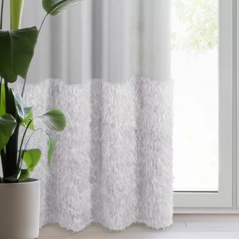 Firana srebrna z etaminy zdobiona pasem połyskującym moherową nicią 140x250 cm przelotka MARGARET 2