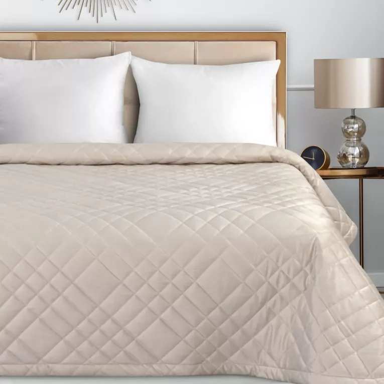 Narzuta welwetowa kremowa 170x210 cm z geometrycznym przeszyciem RIA 6