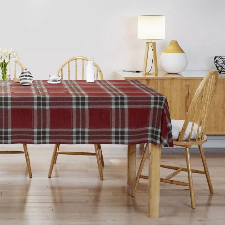 Obrus szyty bordowo naturalny z grubej, szenilowej tkaniny w elegancką kratę