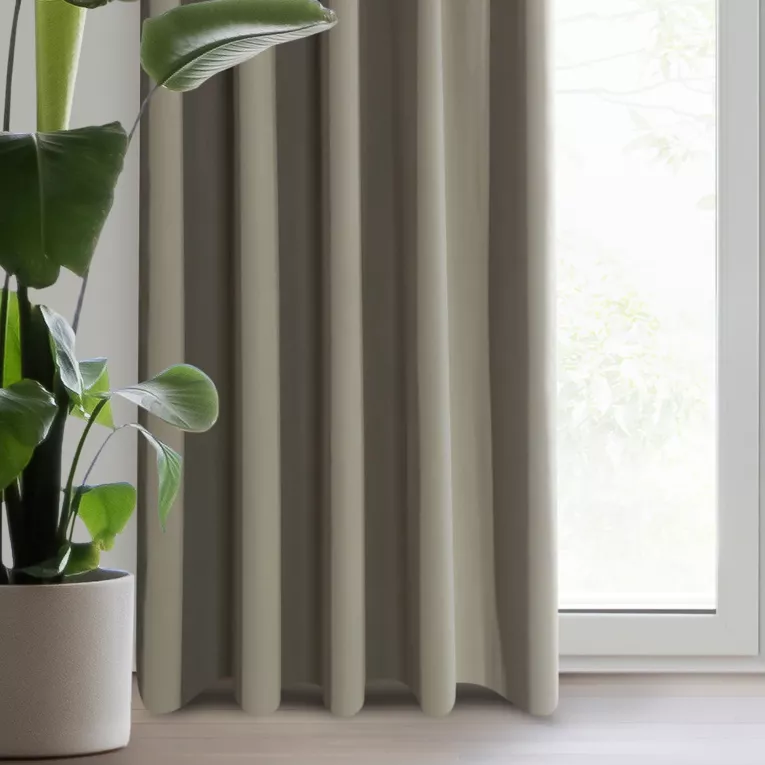 Zasłona ciemnobeżowa zaciemniająca gładka półmatowa 135x270 cm taśma - LOGAN