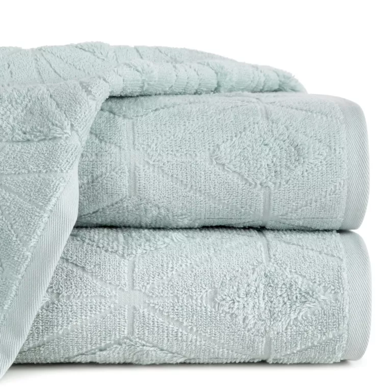 Ręcznik kąpielowy 50x90 cm bawełniany kolor miętowy zdobiony geometrycznym wzorem 500 g/m2 SENDI