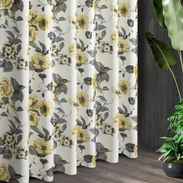 Tkanina zasłonowa o zamszowym chwycie z nadrukiem kwiatów