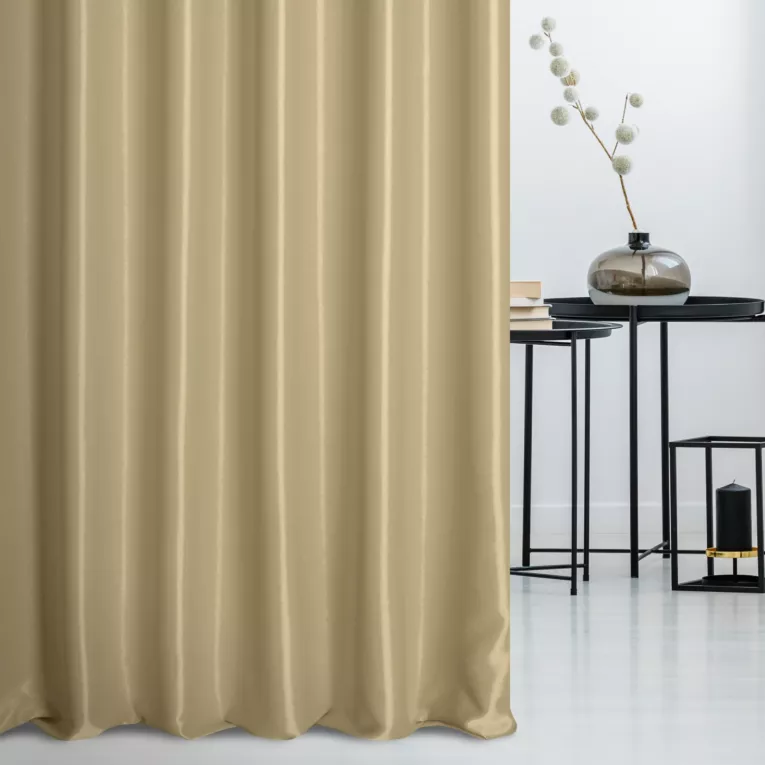 Zasłona szyta na taśmie 5 cm beżowa z tkaniny trudnopalnej, zaciemniającej, typu blackout