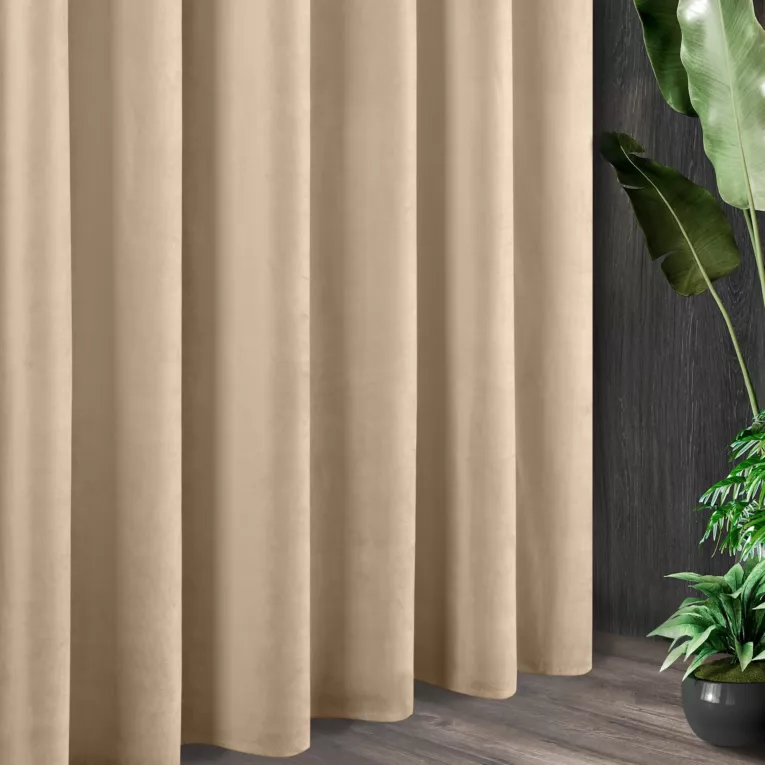 Tkanina zasłonowa, miękki i delikatny welwet z delikatnym połyskiem