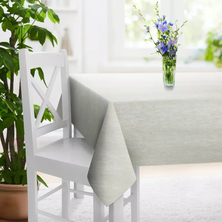 Obrus szyty kremowo złocisty z miękkiej, szenilowej tkaniny w prążki Italissima Eva Minge