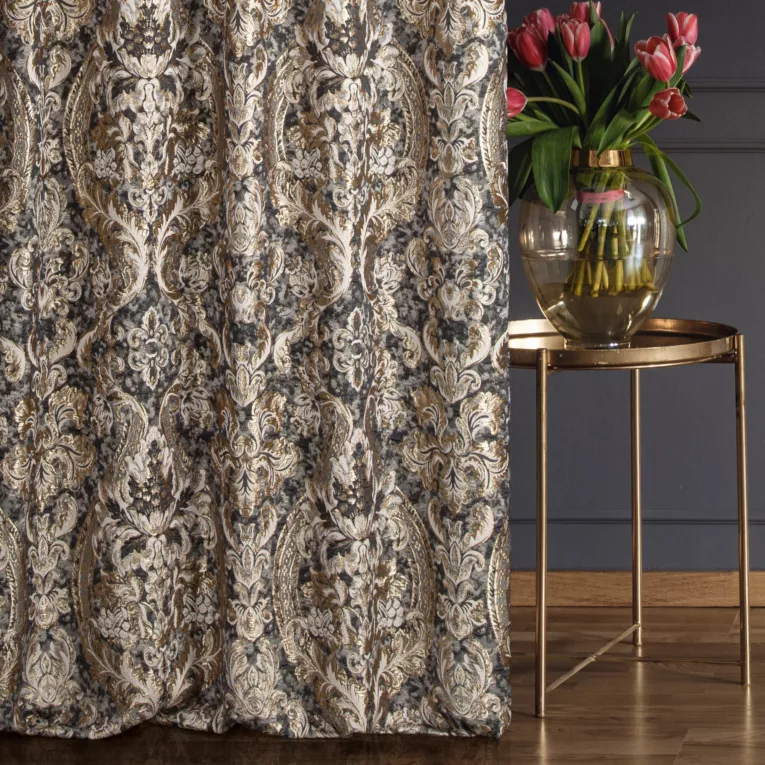 Zasłona szyta na taśmie 5 cm ALEPPO czarno złocista elegancka z dużym wzorem roślinno ornamentowym z połyskliwą nicią lureksową i efektem marszczenia