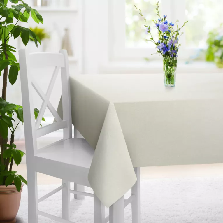 Obrus szyty kremowo ciemnosrebrny z tkaniny w drobny wzór przetykany nicia metaliczną Italissima Eva Minge