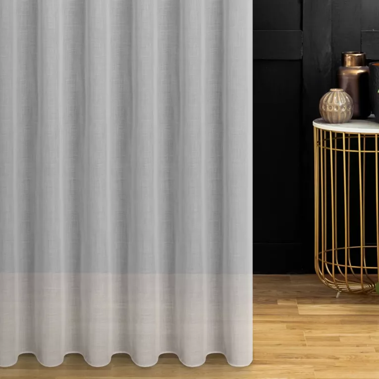 Tkanina firanowa, gładka etamina o gęstym splocie w stylu eko, wykończona obciążnikiem