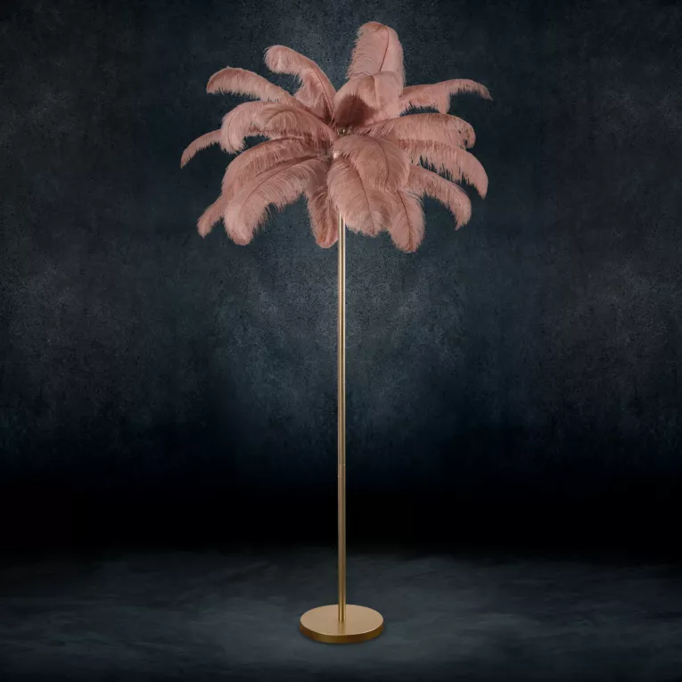 Lampa stojąca do salonu pudrowo różowo, szampańska FERI na metalowej podstawie z efektownym abażurem z naturalnych strusich piór
