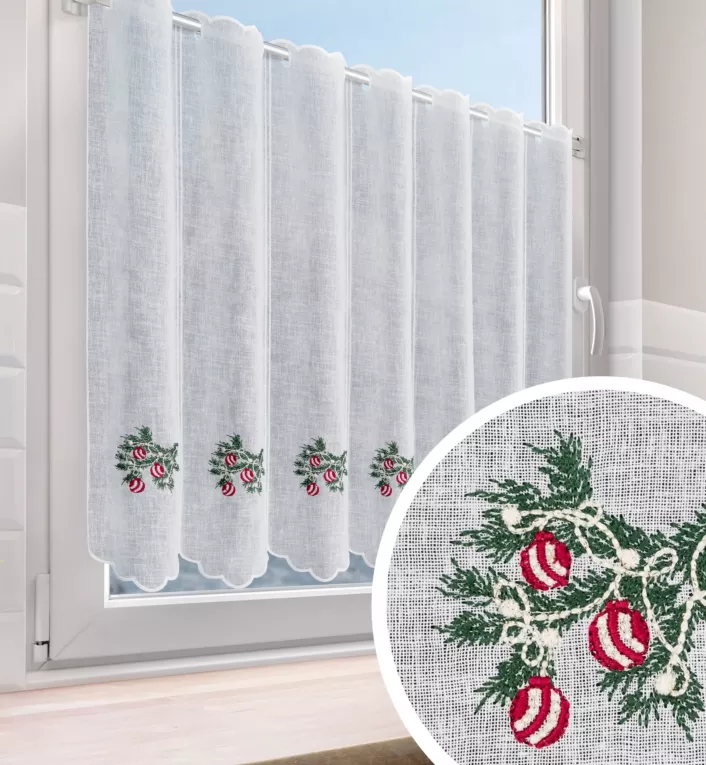 Tkanina firanowa zazdrostka z etaminy zdobiona świątecznym haftem