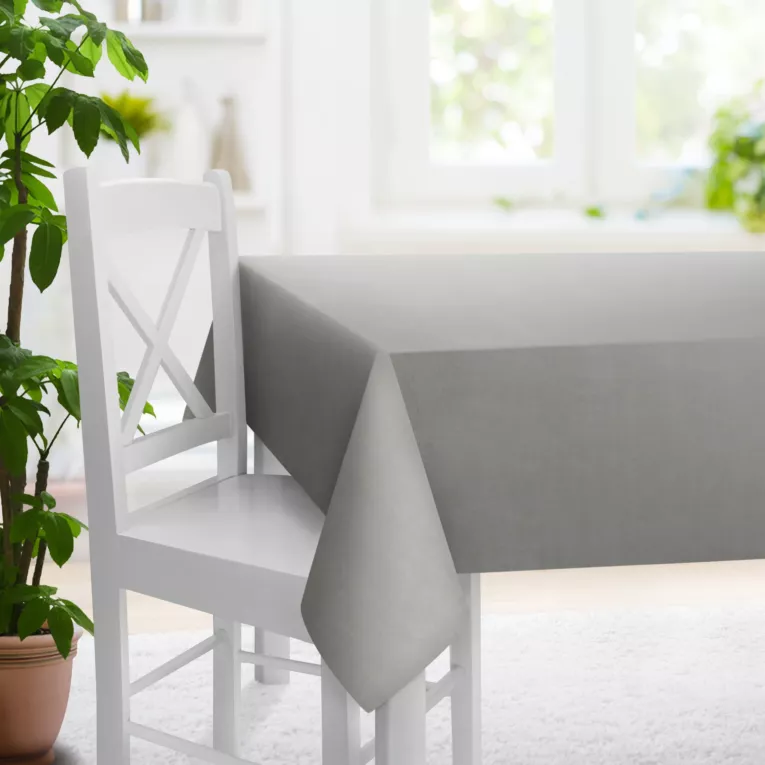 Obrus szyty ENYA stalowy z miękkiej półmatowej tkaniny welwetowej