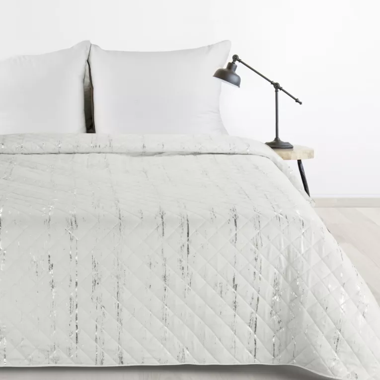 Narzuta biało, srebrna 170x210 cm zdobiona przecieranym wzorem i pikowana metodą hot press BLINK 1 Design 91