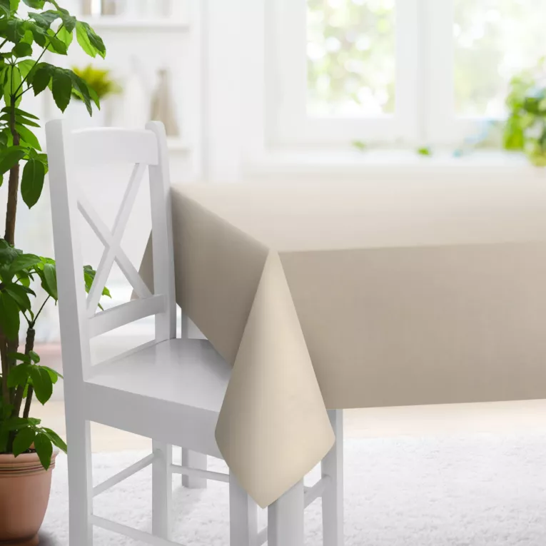 Obrus szyty ENYA ciemnokremowy z miękkiej półmatowej tkaniny welwetowej