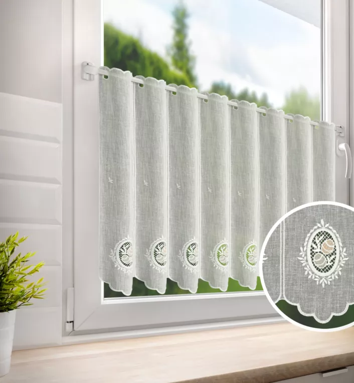 Tkanina firanowa zazdrostka zdobiona wielkanocnym haftem pisanek