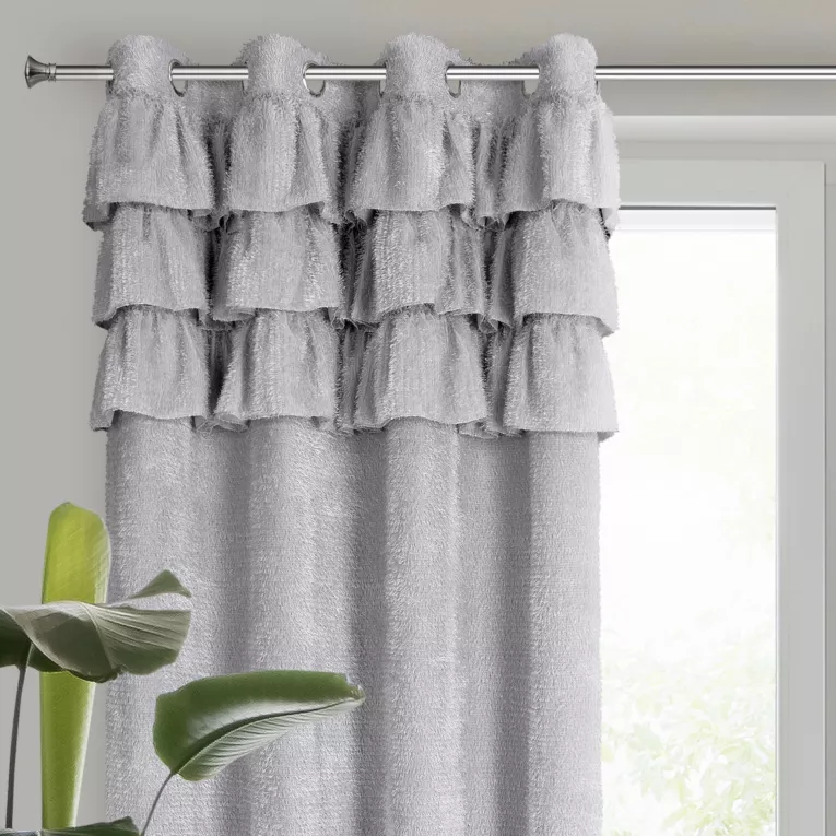 Zasłona srebrna zdobiona falbanami z moherowej tkaniny 140x250 cm przelotka - AGIS