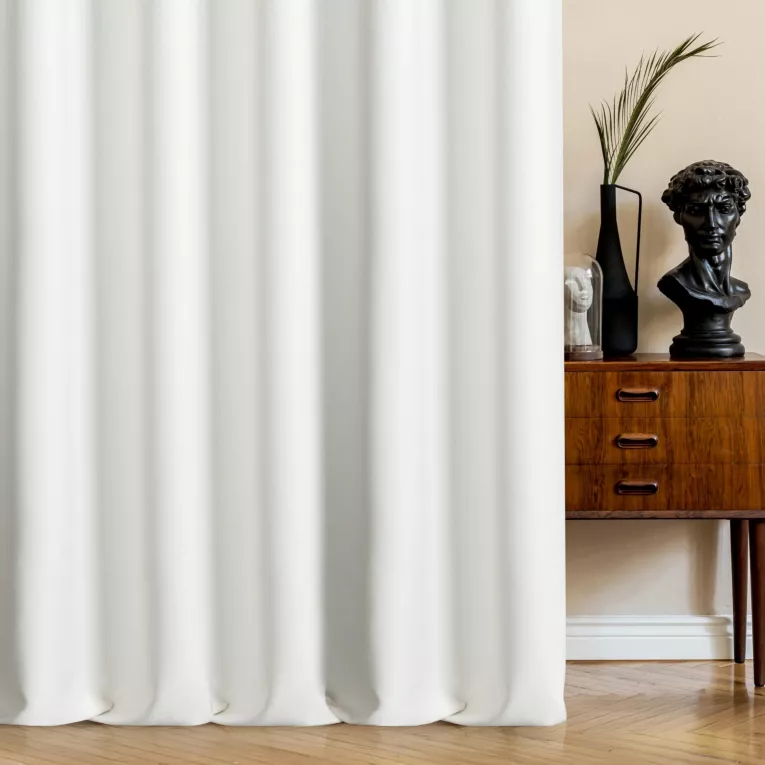 Zasłona szyta na taśmie 5 cm kremowa o naturalnym charakterze, z widocznym, ozdobnym splotem