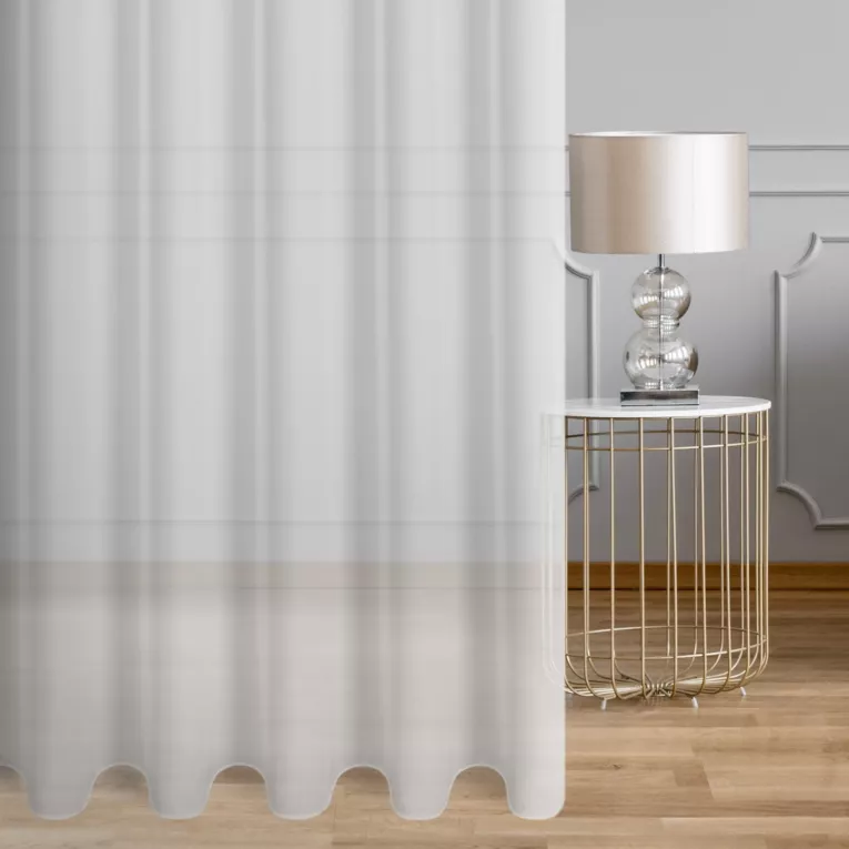 Firana szyta na taśmie 5 cm biała z delikatnej w dotyku, gęsto tkanej, matowej krepy, wykończona obciążnikiem