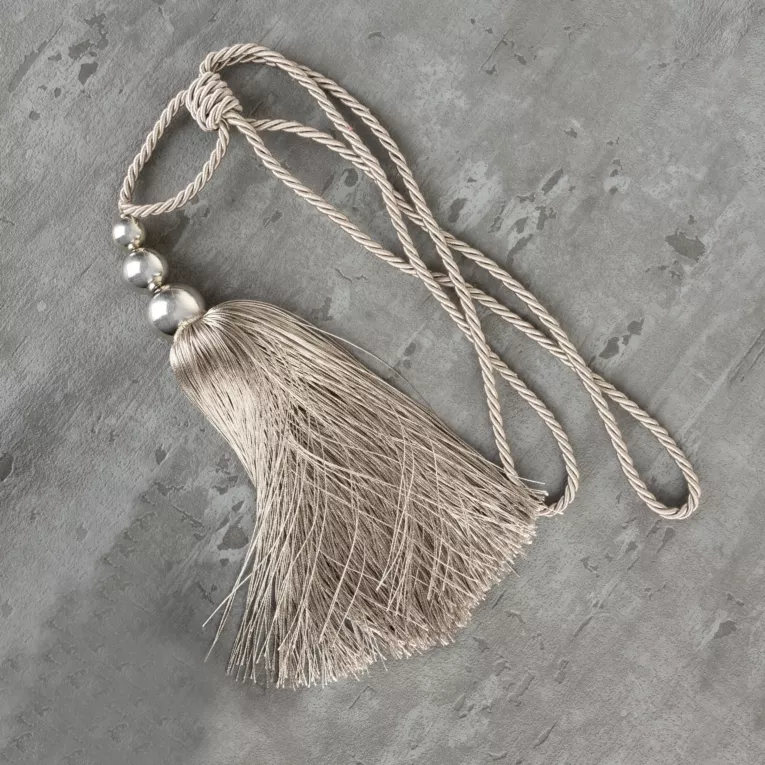 Dekoracyjny sznur do upięć z chwostem