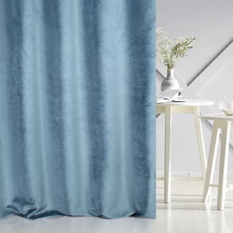Zasłona szyta na taśmie 5 cm WALDO niebieska ze szlachetnej grubej tkaniny welwetowej o gramaturze 400g/m2