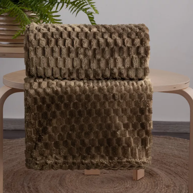 Koc 200x220 cm ciemnobrązowy miękki w dotyku z wytłaczanym wzorem 3D CINDY 6 Design 91