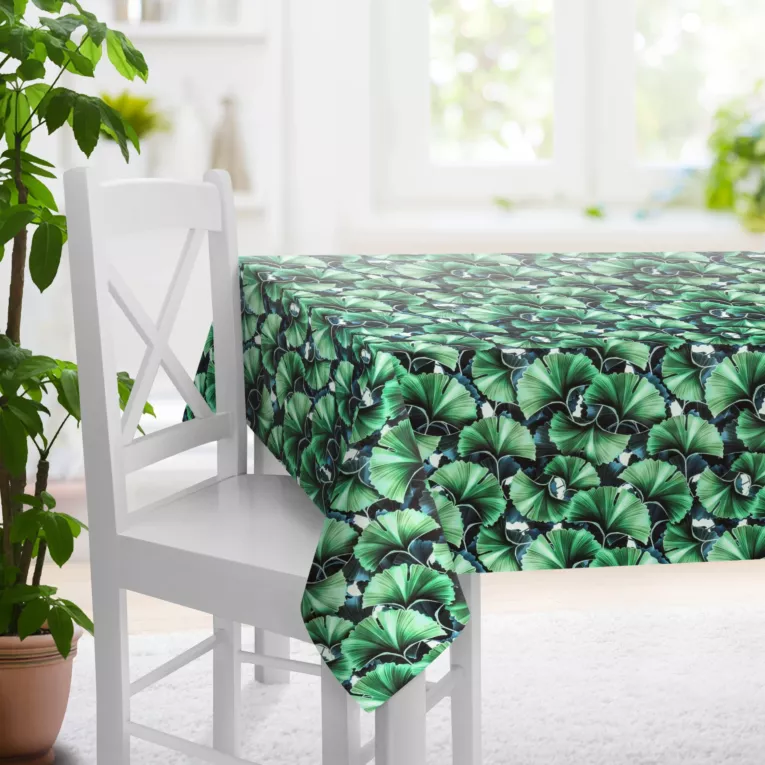 Obrus szyty zielono granatowy z miękkiej tkaniny typu blackout drukowanej w egzotyczne liście