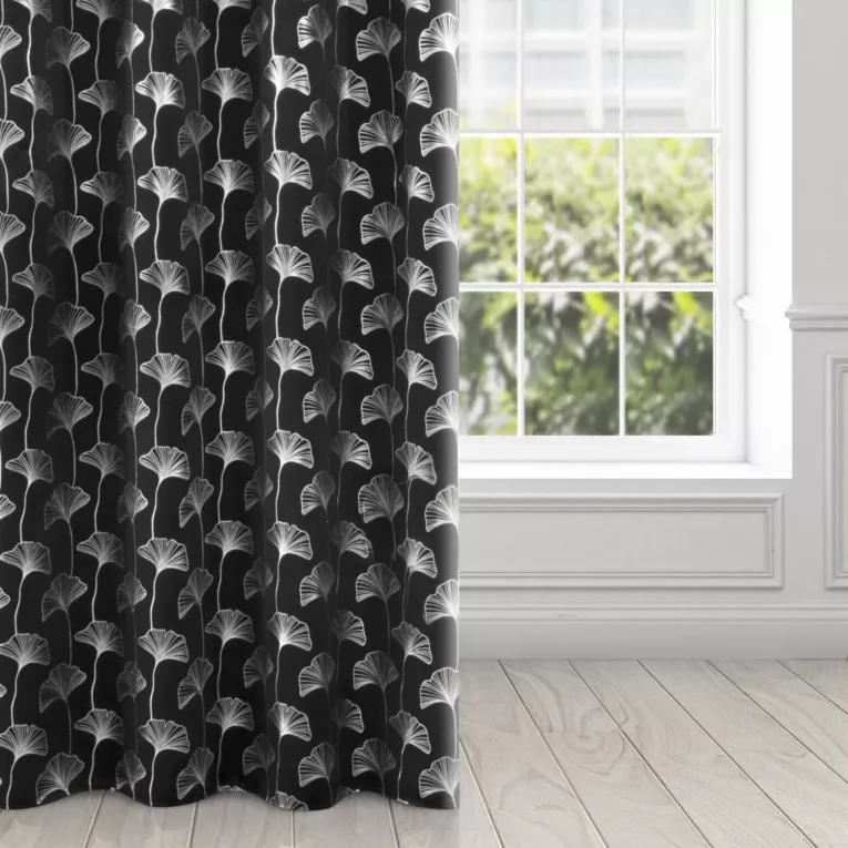 Zasłona czarna w srebrny wzór liści, zaciemniająca 135x250 cm przelotka - CLARA