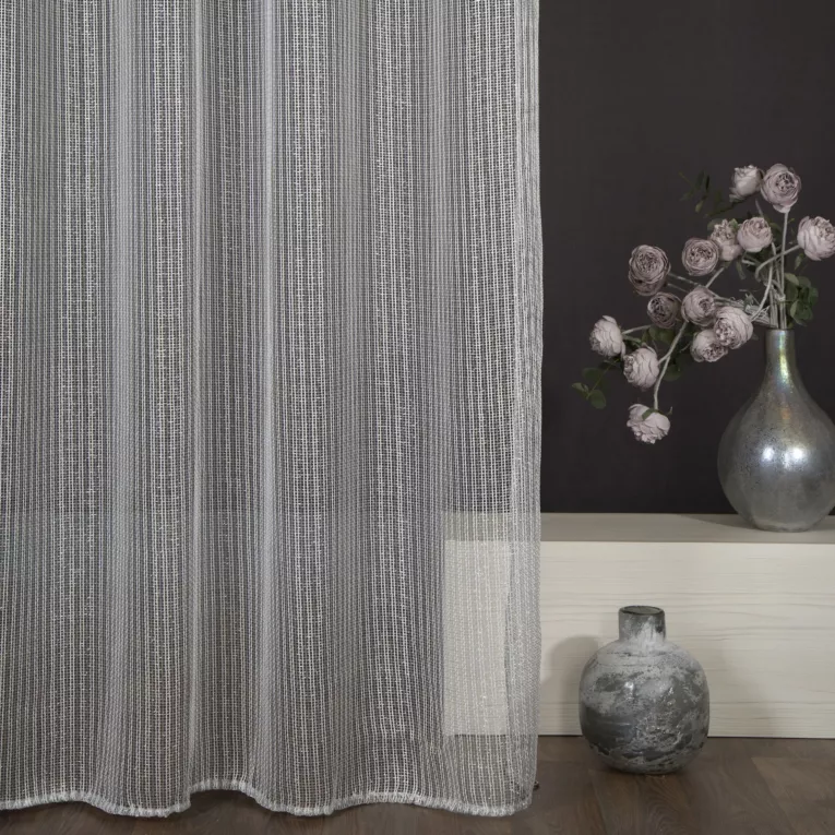 Dekoracja okienna szara o ozdobnym splocie w formie siatki 140x250 cm przelotka - TAMARA