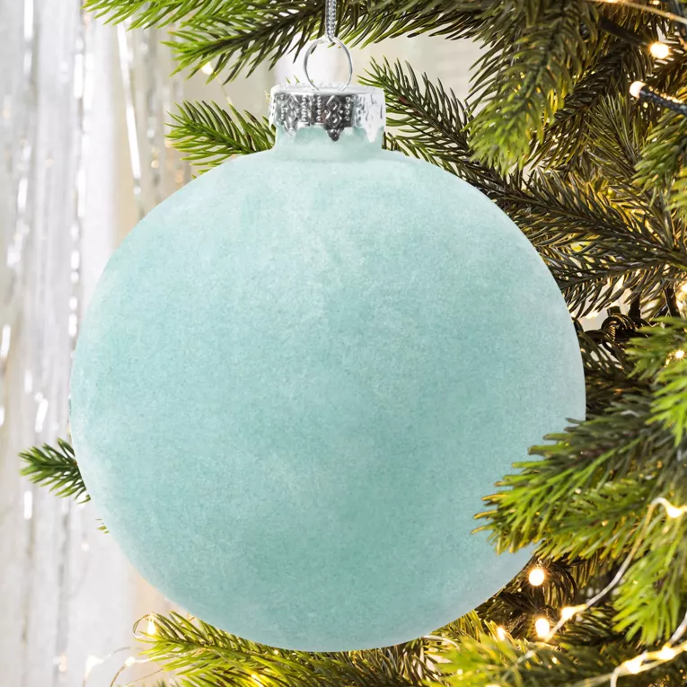 Bombka choinkowa o matowej, welwetowej powierzchni