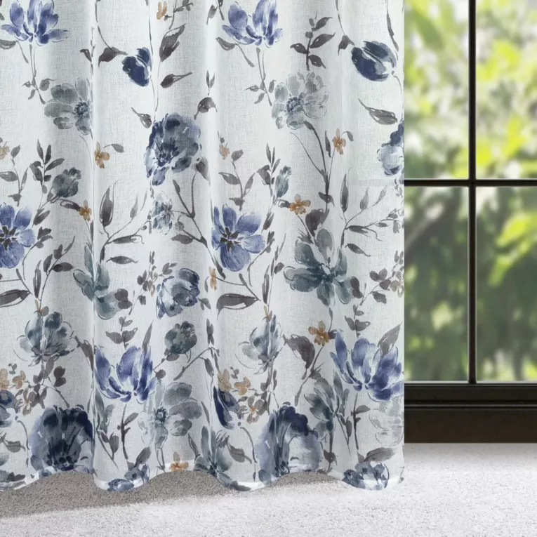 Zasłona KALIA  z lekkiej etaminy z motywem malowanych pędzlem kwiatów