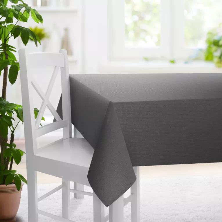 Obrus szyty popielato srebrzysty z melanżowej tkaniny w stylu eko z dodatkiem nici metalicznej