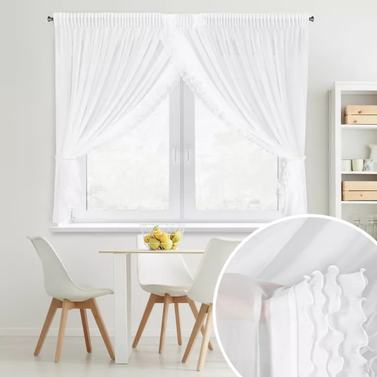 Firana biała z szyfonowej tkaniny zdobiona falbanką w komplecie troczek 400x160 cm LUISA - taśma