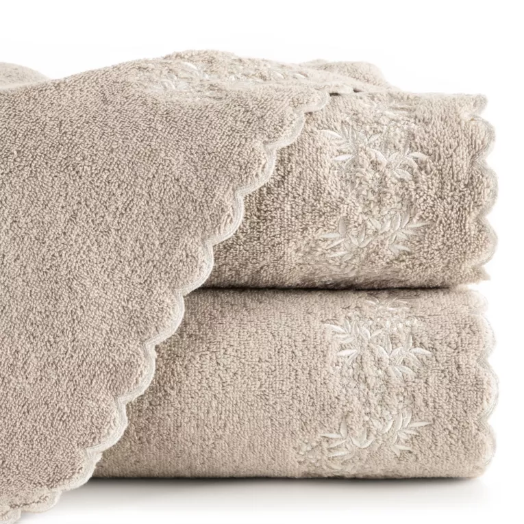 Ręcznik do rąk 30x50 cm bawełniany kolor beżowy z haftem ELARA - kolekcja FOREST SUMMER