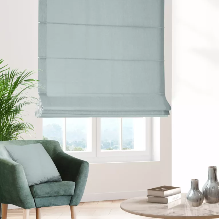 Roleta rzymska niebieska z gładkiej, przyjemnej w dotyku tkaniny z efektem melanżu