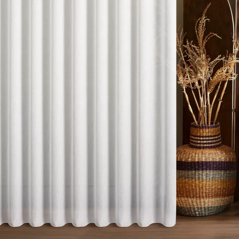 Firana szyta na taśmie fala biała z półtransparentnej matowej tkaniny wykończonej obciążnikiem