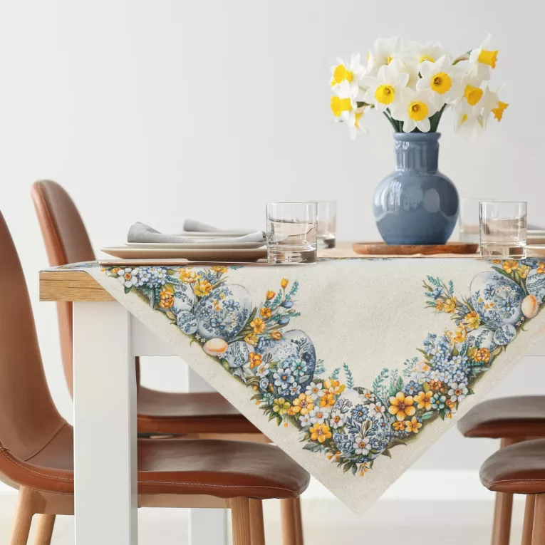 Wielkanocny obrus naturalno, niebieski 100x100 cm gobelinowy zdobiony tkanym motywem świątecznym
