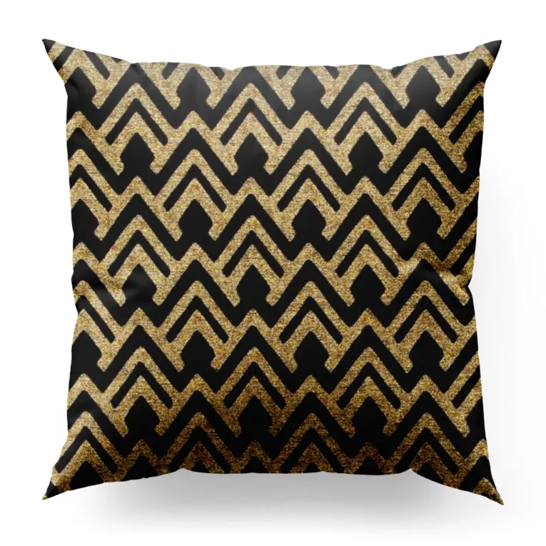 Poszewka szyta czarno złota z szenilowej tkaniny w geometryczny wzór przetykany błyszczącą nicią