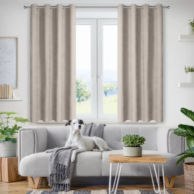 Zasłona beżowa z tkaniny welurowej 140x180 cm przelotka - Dora