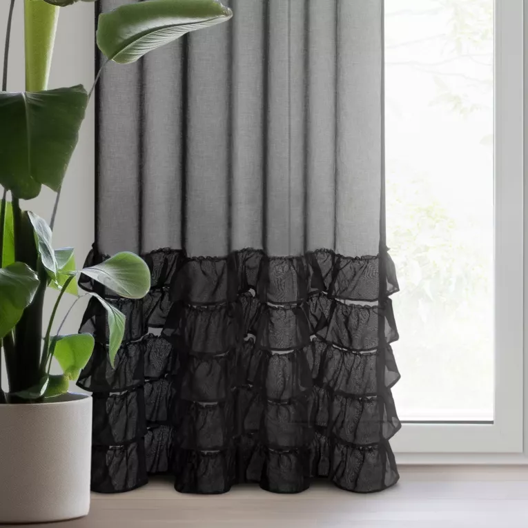 Firana czarna z etaminy zdobiona w dolnej części falbanami 140x250 cm przelotka DANI
