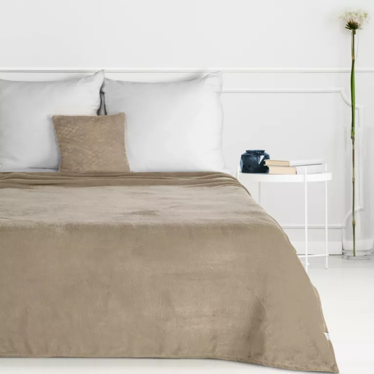 Koc 150x200 cm beżowy miękki i delikatny w dotyku jednokolorowy koc SIMPLE 1