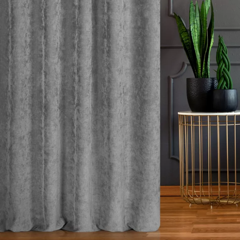 Zasłona szyta na taśmie 5 cm srebrna z miękkiej tkaniny szenilowej typu dimout o naturalnym splocie