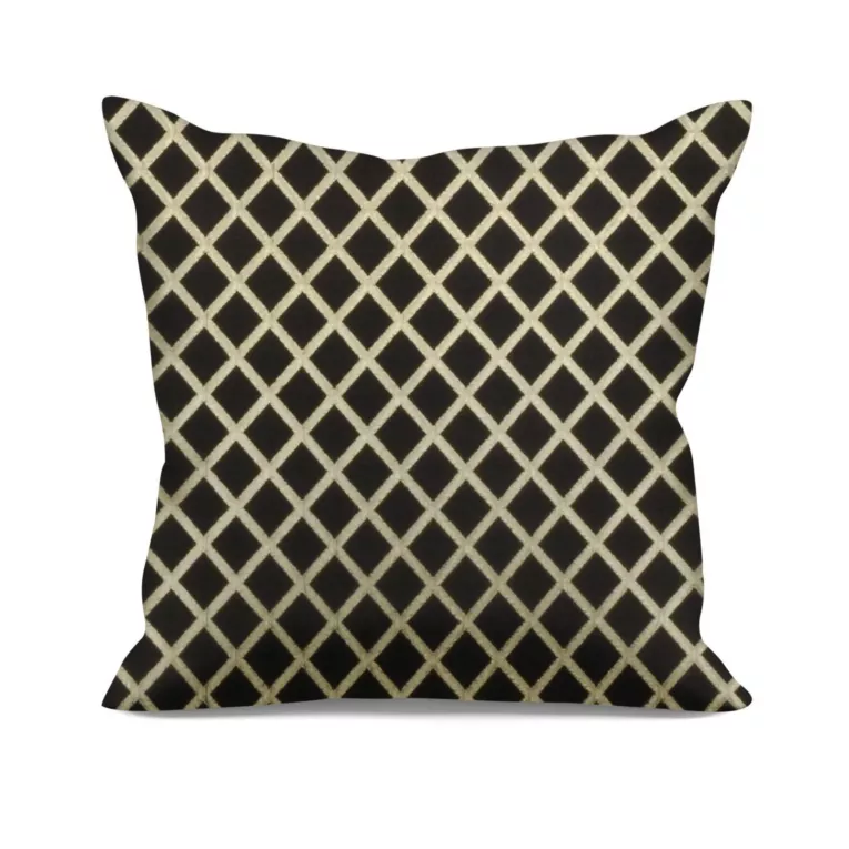 Poszewka szyta czarno złota z szenilowej tkaniny w drobny geometryczny wzór przetykany błyszczącą nicią