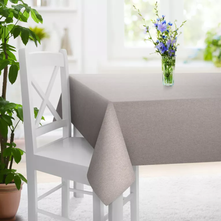 Obrus szyty beżowo błękitny z tkaniny w stylu eko i efektem melanżu